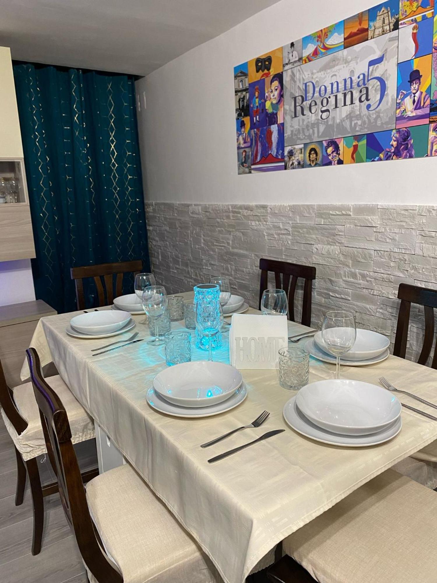 Donnaregina5 * Napoli